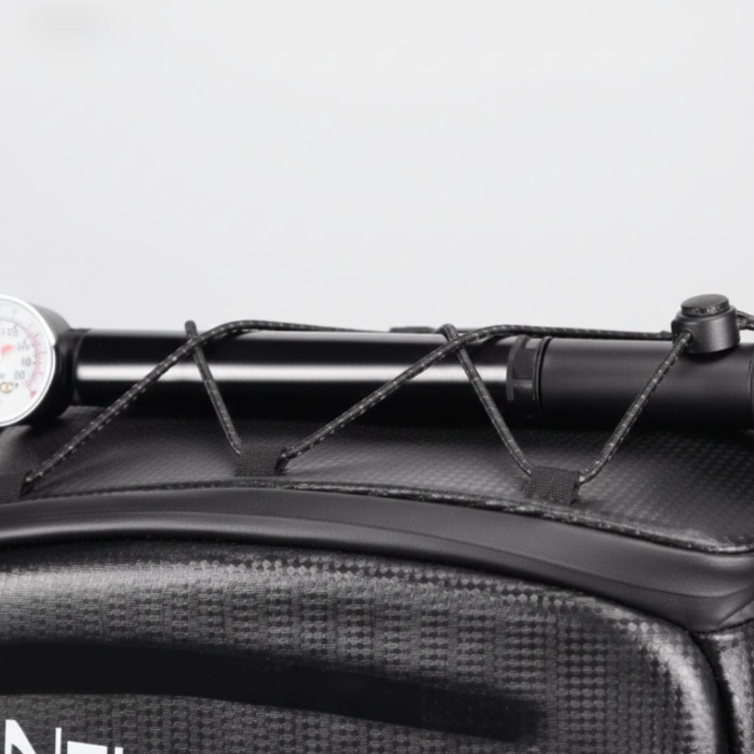 Sacoche arrière imperméable avec porte gourde | Gravel 4-8L